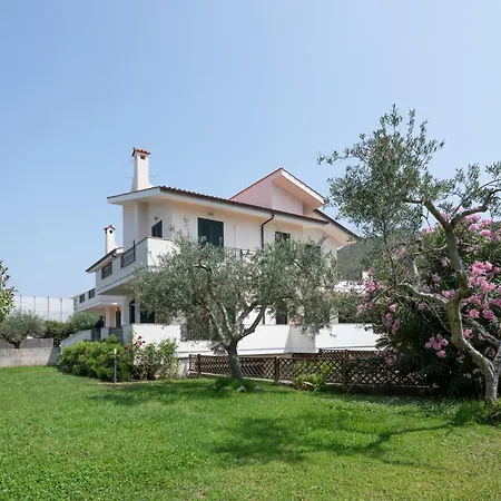 Minerva Sperlongaresort Willa *